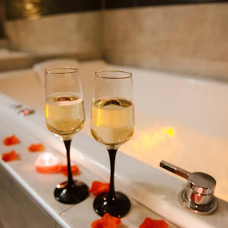 La Suite Romantique Avec Jacuzzi Au Coeur De Perpiñán Exterior foto