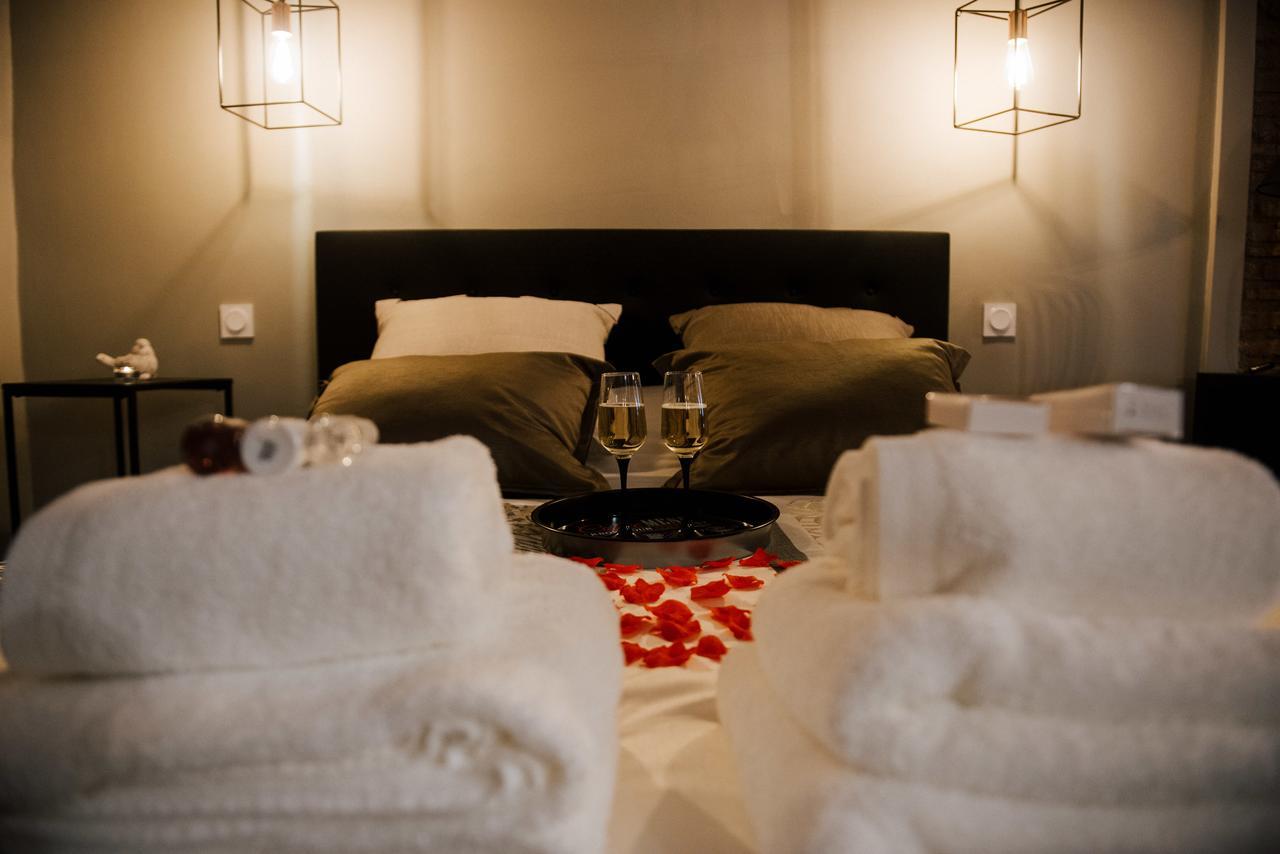 La Suite Romantique Avec Jacuzzi Au Coeur De Perpiñán Exterior foto