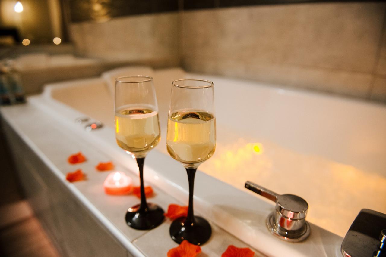 La Suite Romantique Avec Jacuzzi Au Coeur De Perpiñán Exterior foto